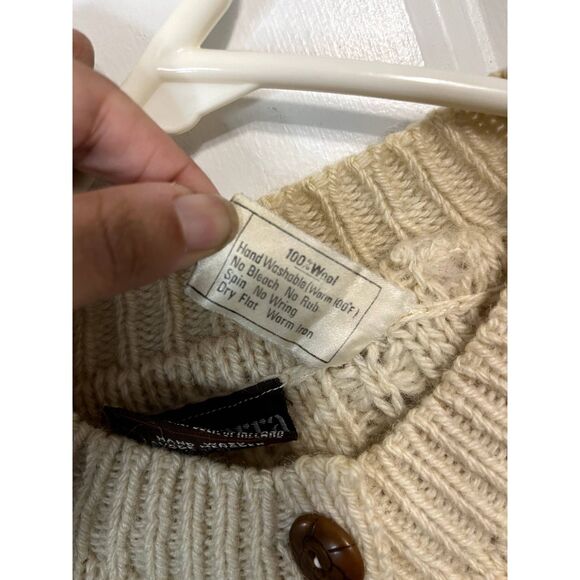 Vtg Gaeltarra Aran Cream Fisherman Cable Knit Irish Wool Sweater Size 40 (US M) - Picture 9 of 9